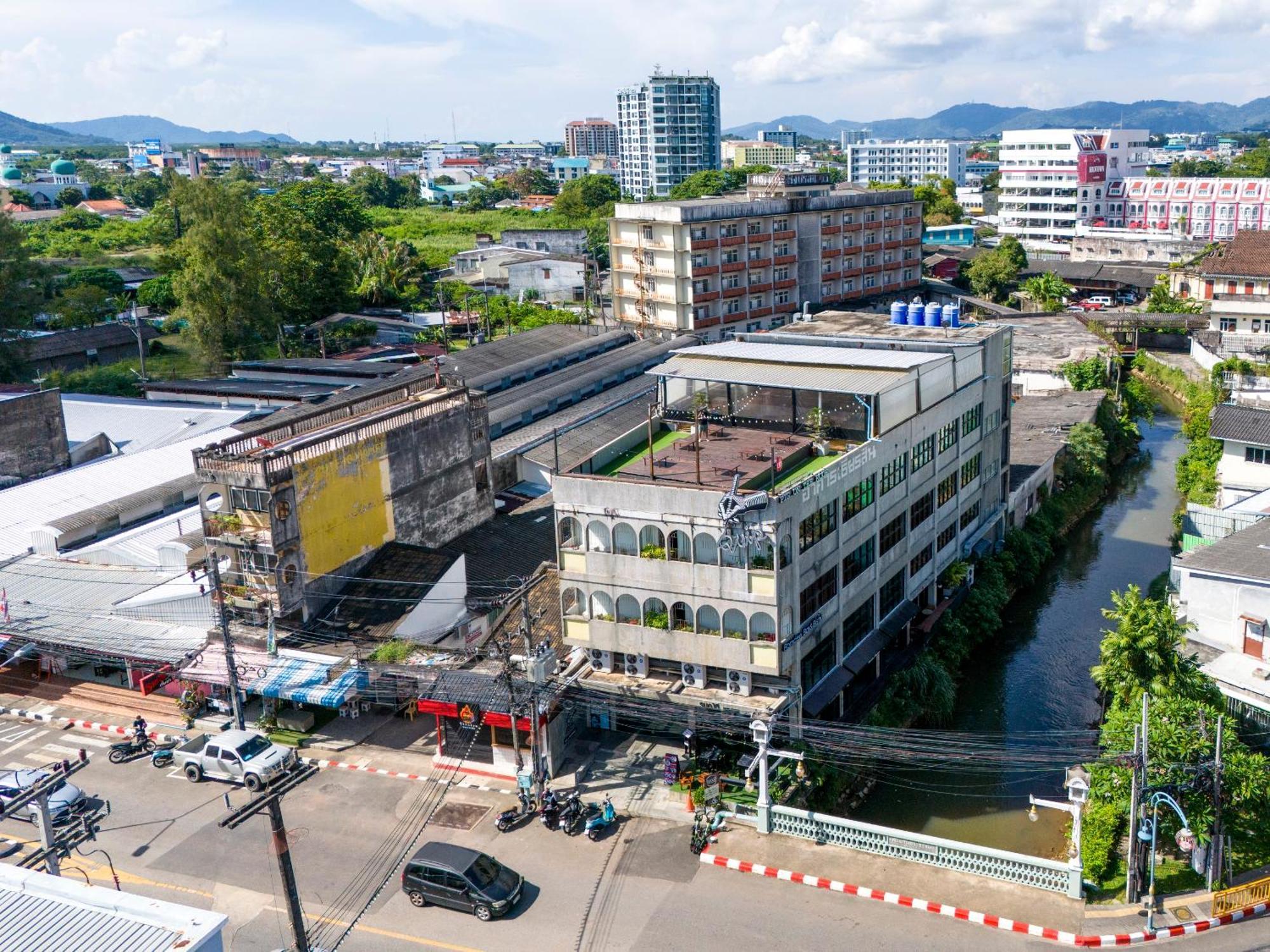 Quip Bed & Breakfast Phuket Ngoại thất bức ảnh